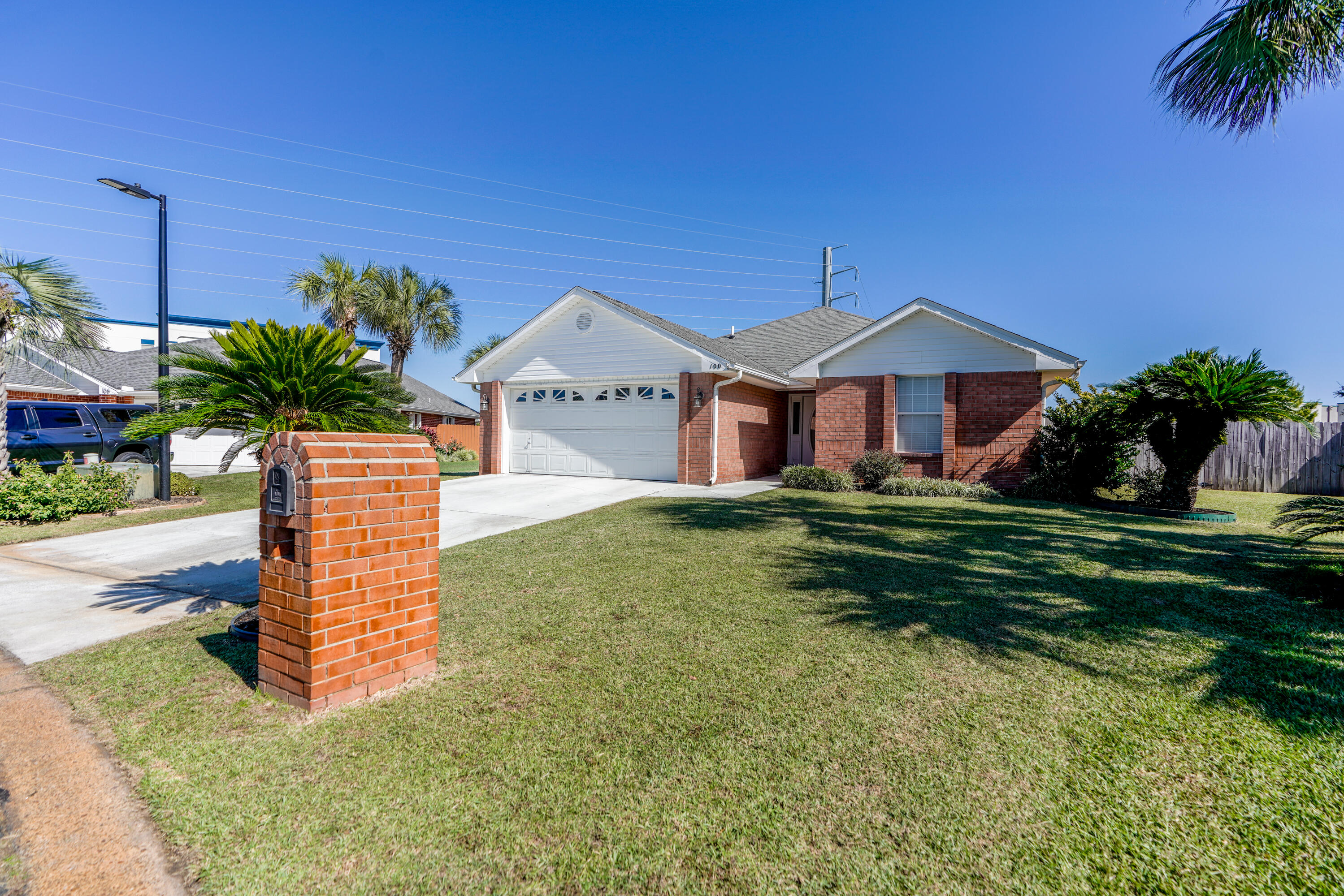 100 LEEWARD Drive