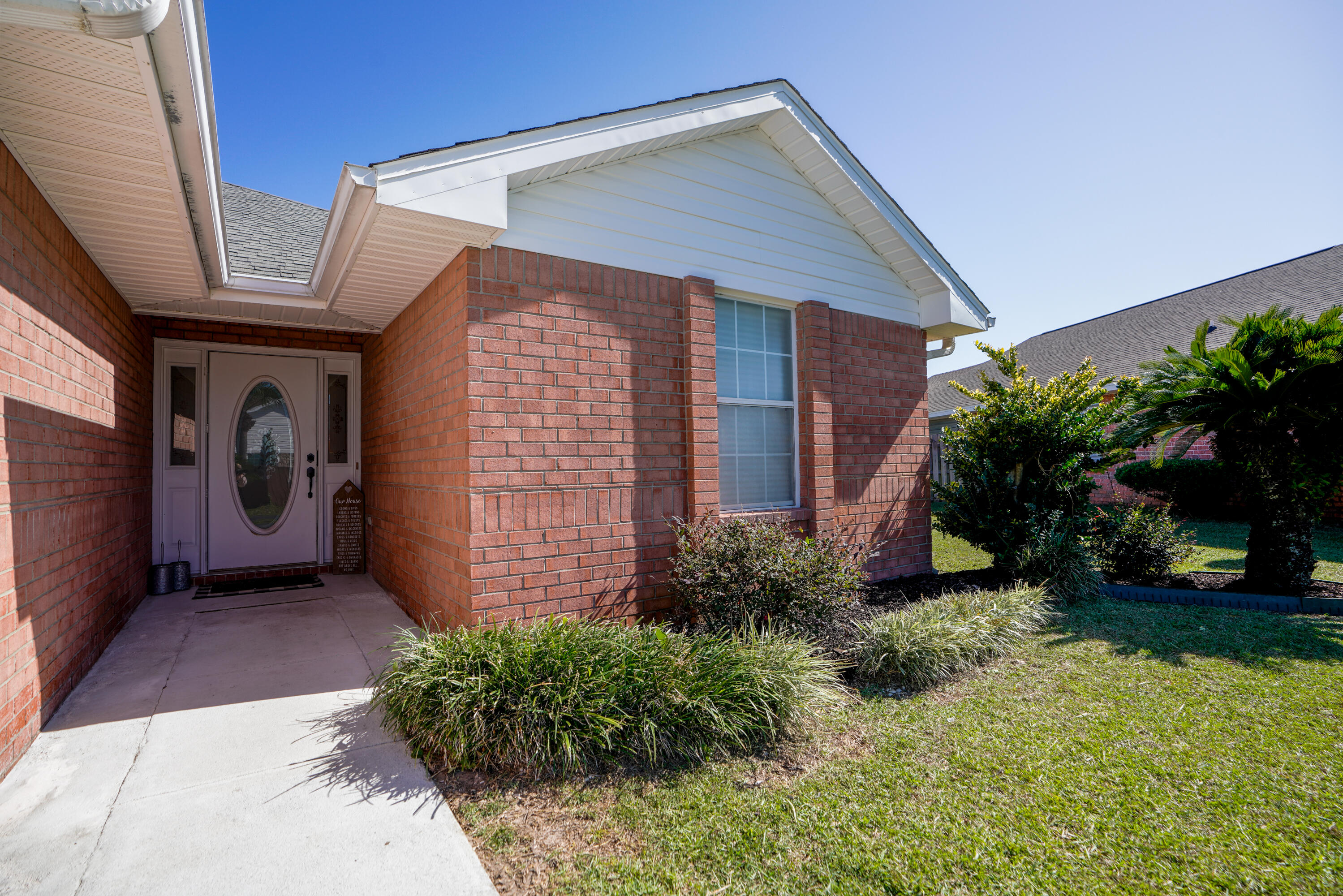 100 LEEWARD Drive