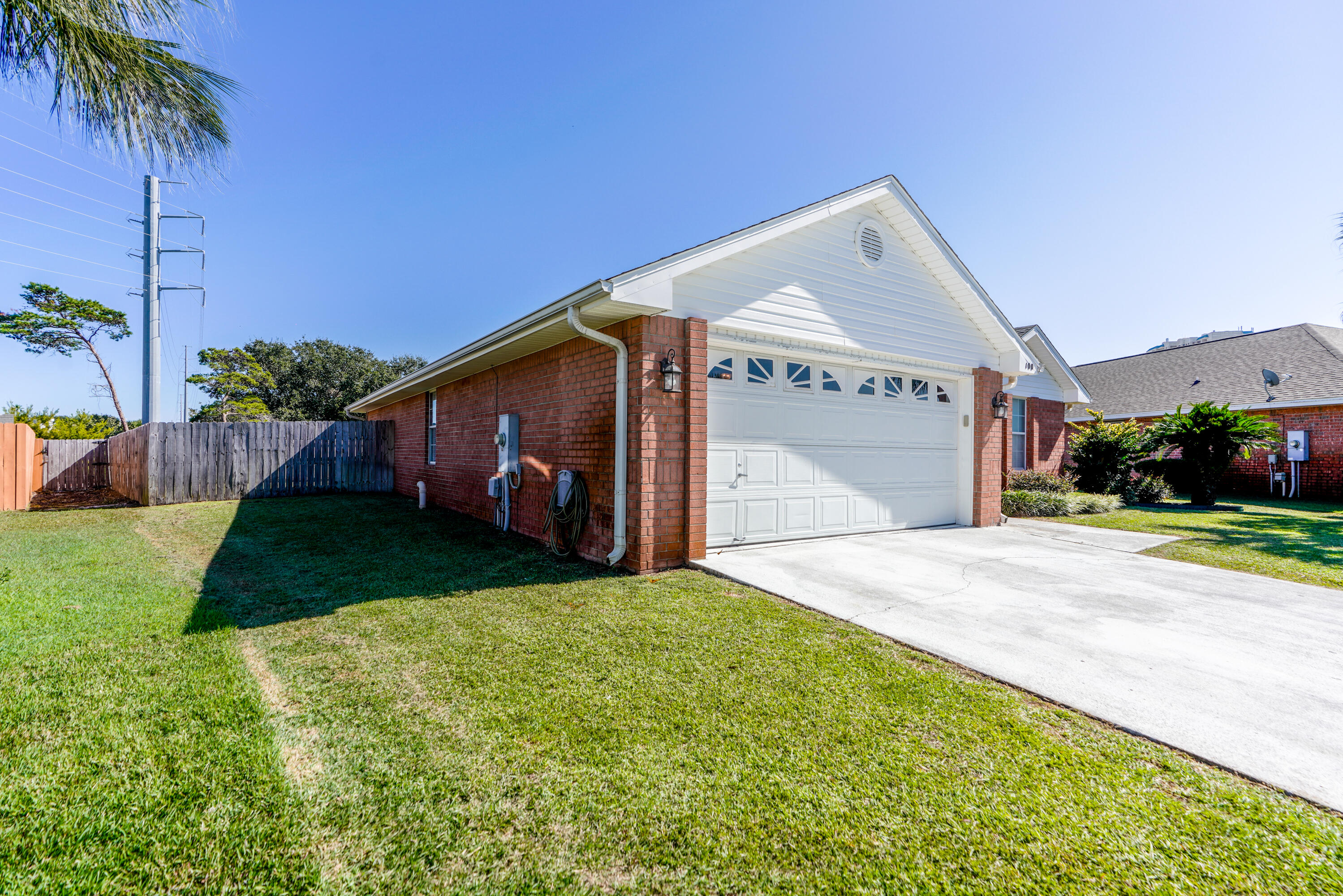 100 LEEWARD Drive