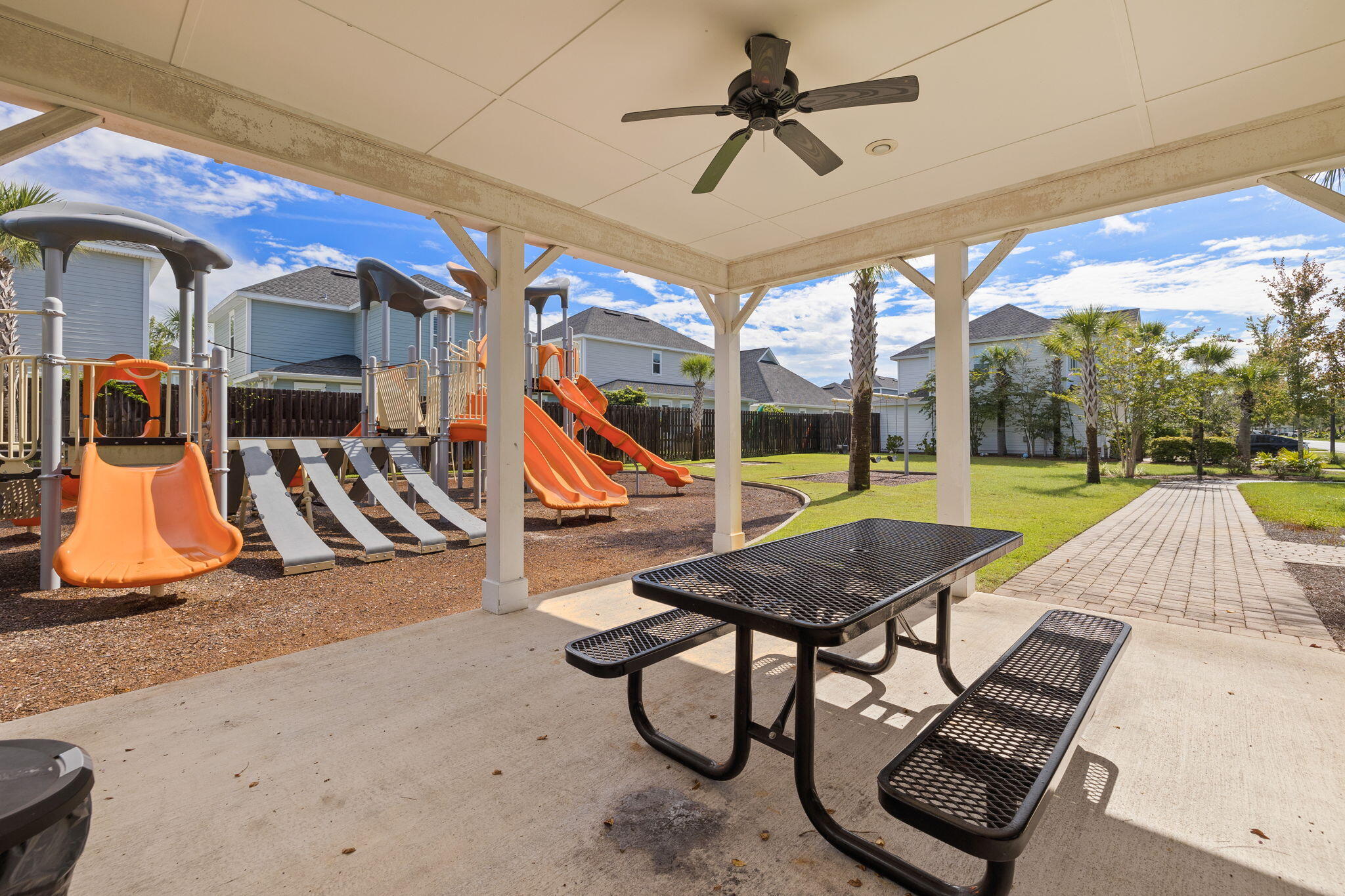 125 S Zander Way