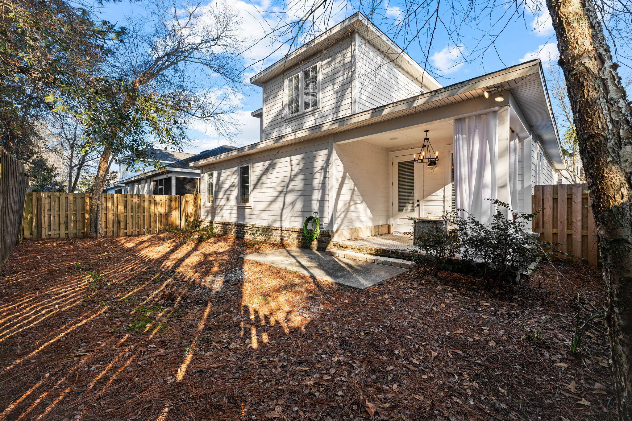 125 S Zander Way