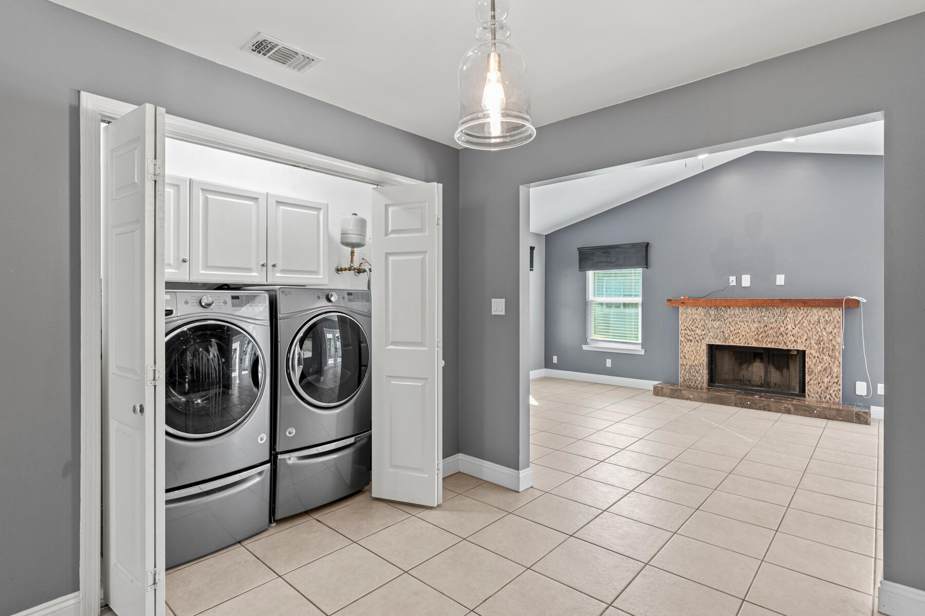 218 Sparkleberry Lane, Freeport