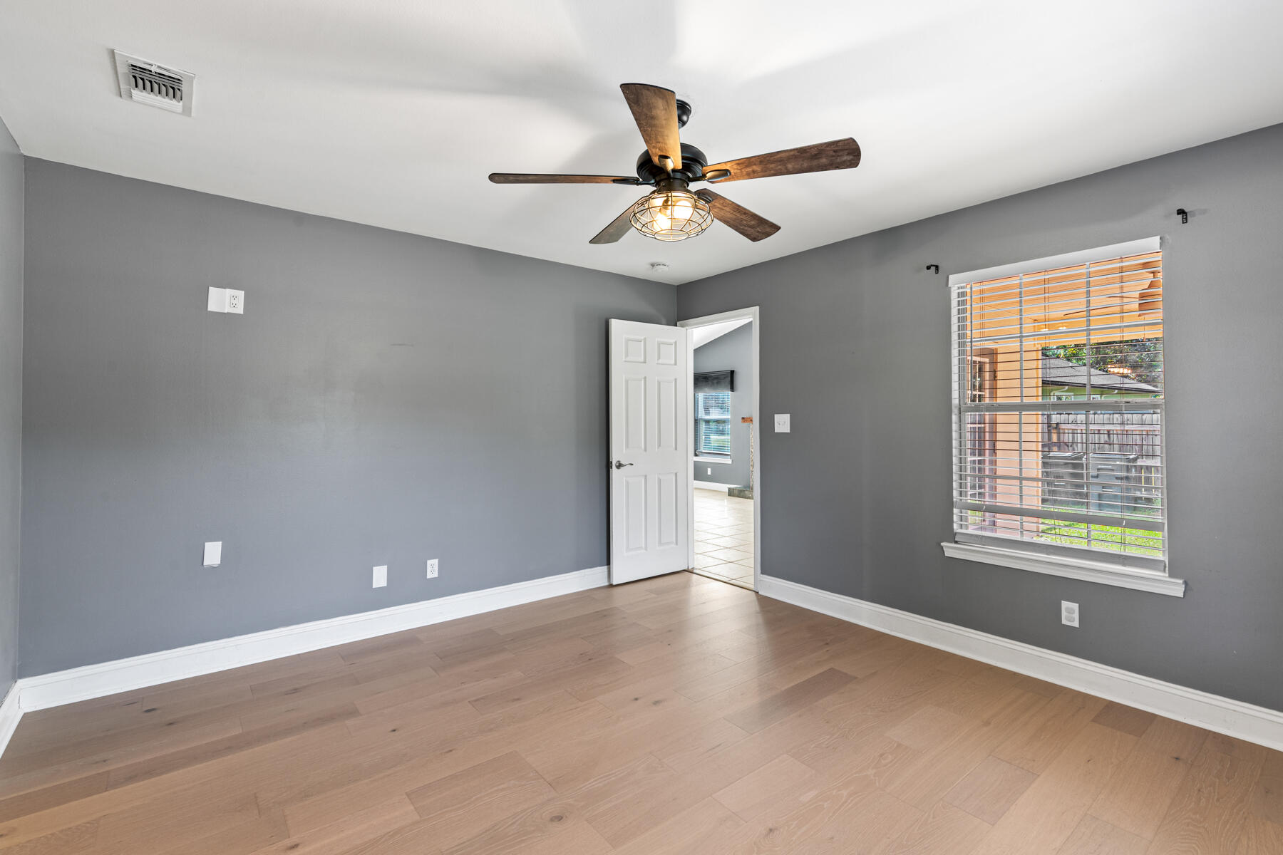 218 Sparkleberry Lane, Freeport