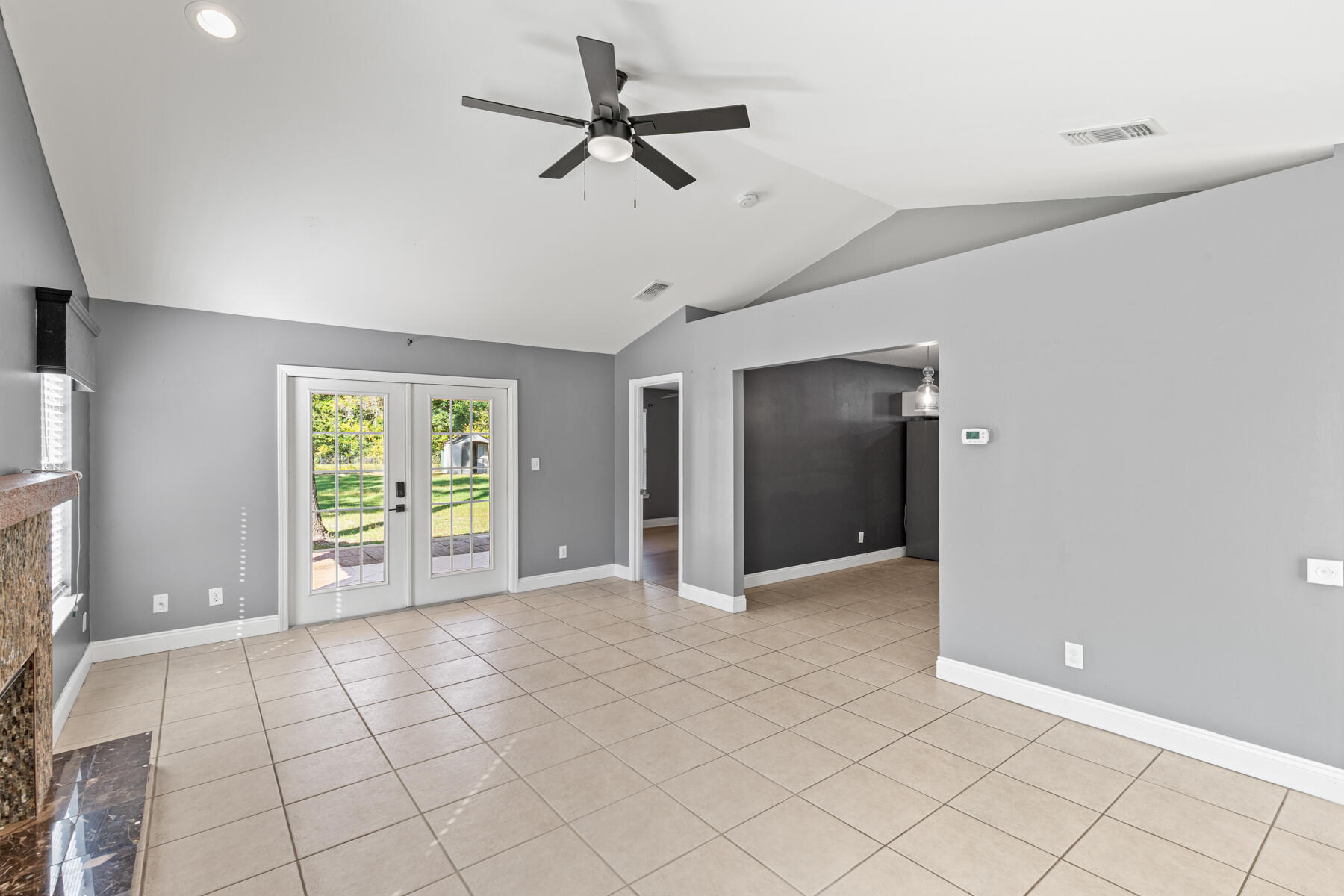 218 Sparkleberry Lane, Freeport