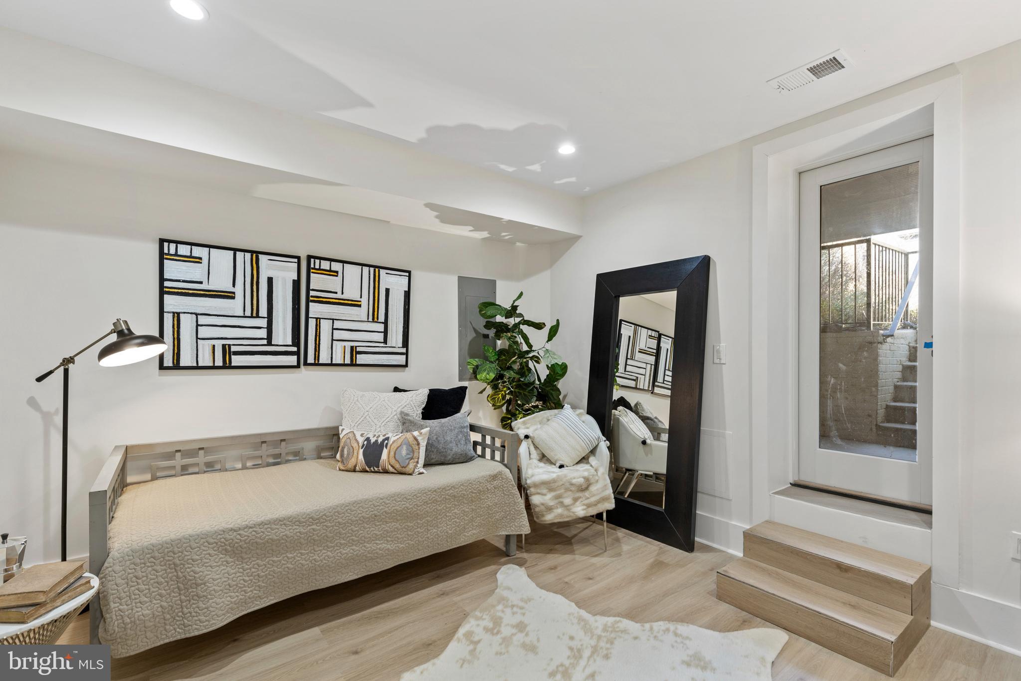 1756 Kilbourne Pl NW #1