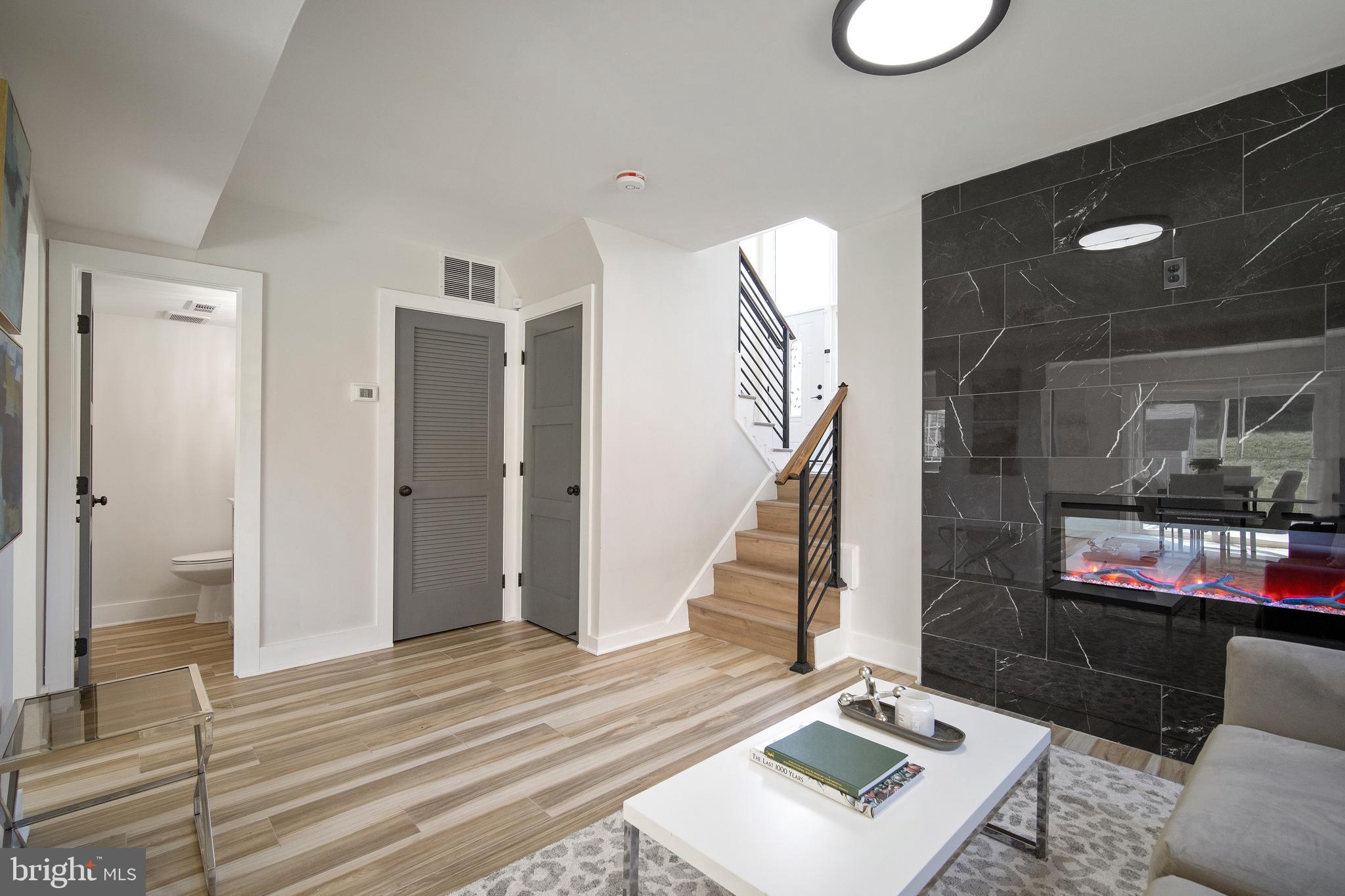 825 Kennedy STREET NE