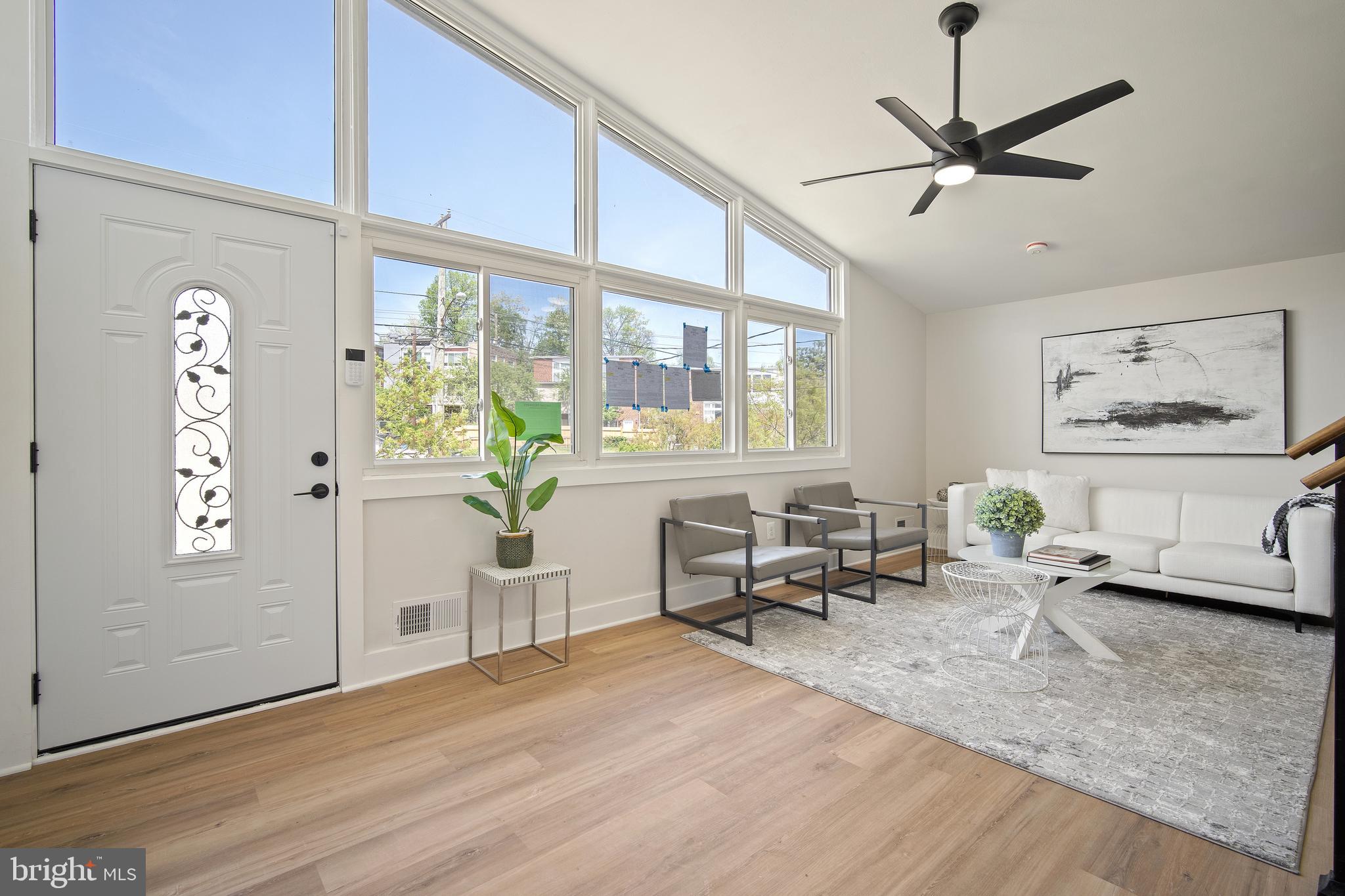 825 Kennedy STREET NE