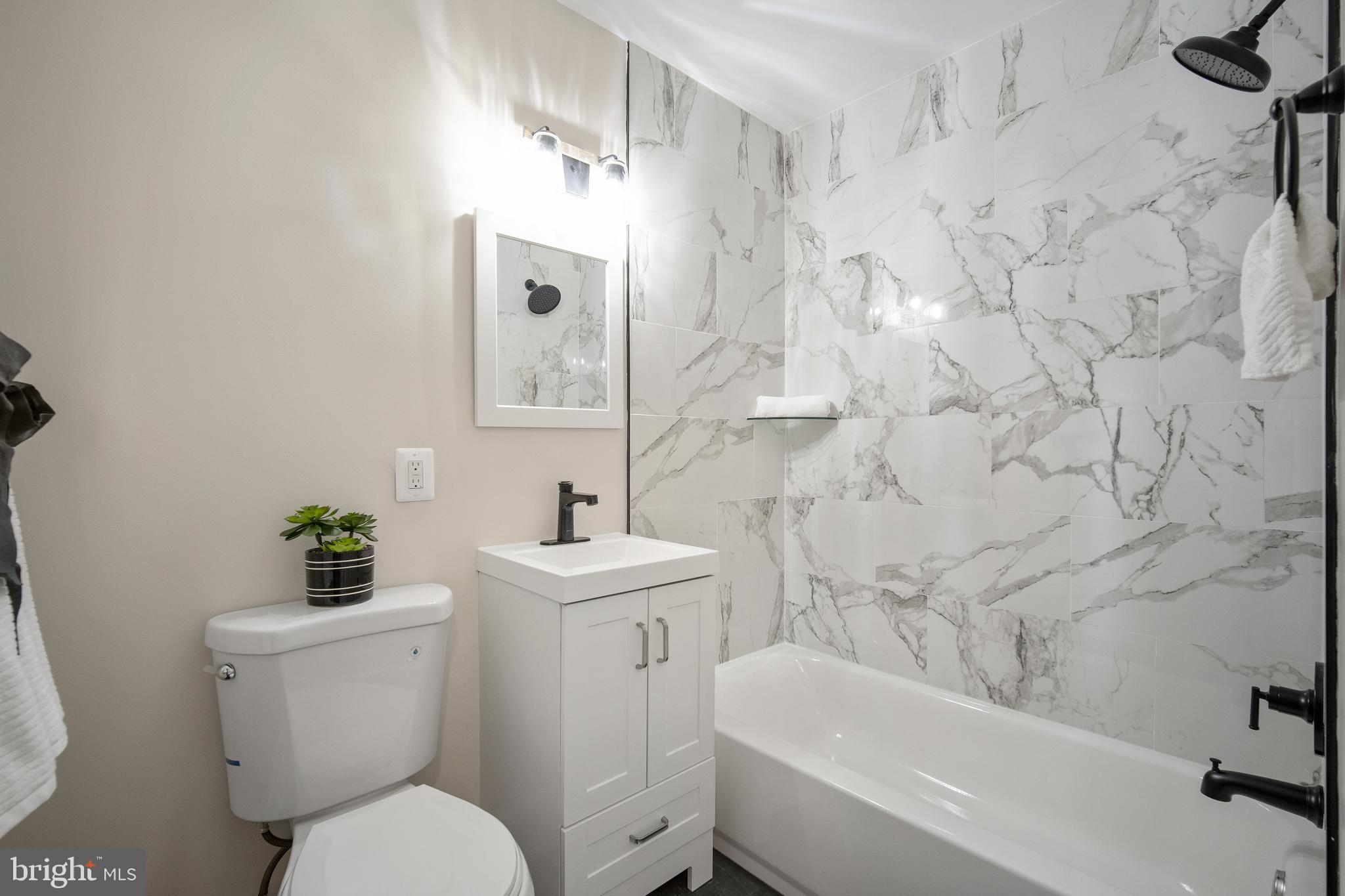 825 Kennedy STREET NE