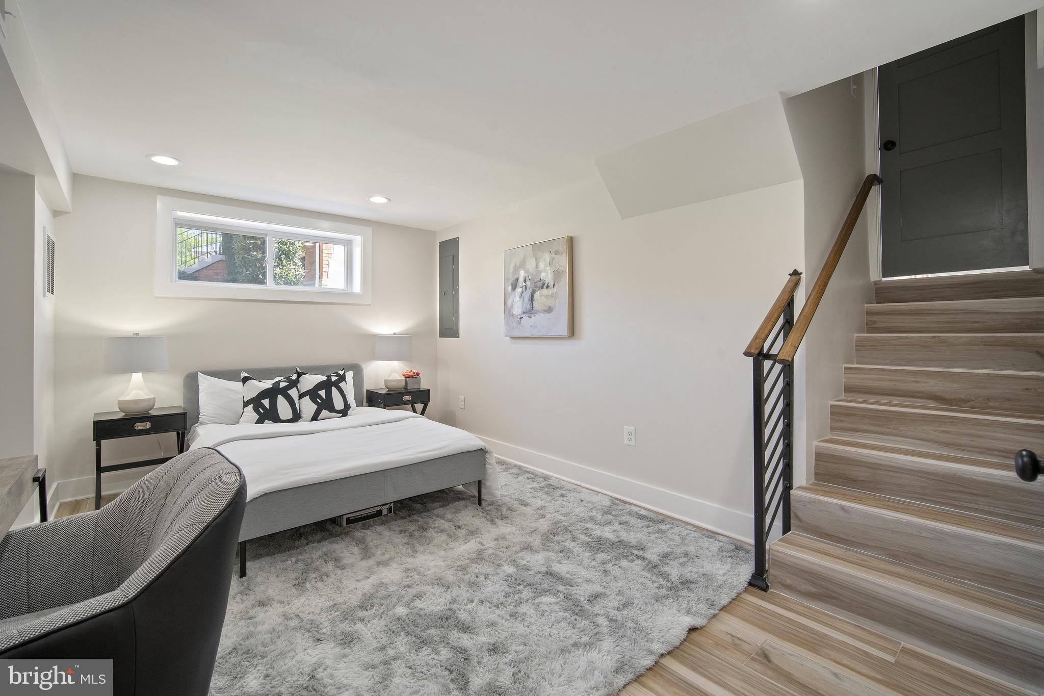 825 Kennedy STREET NE