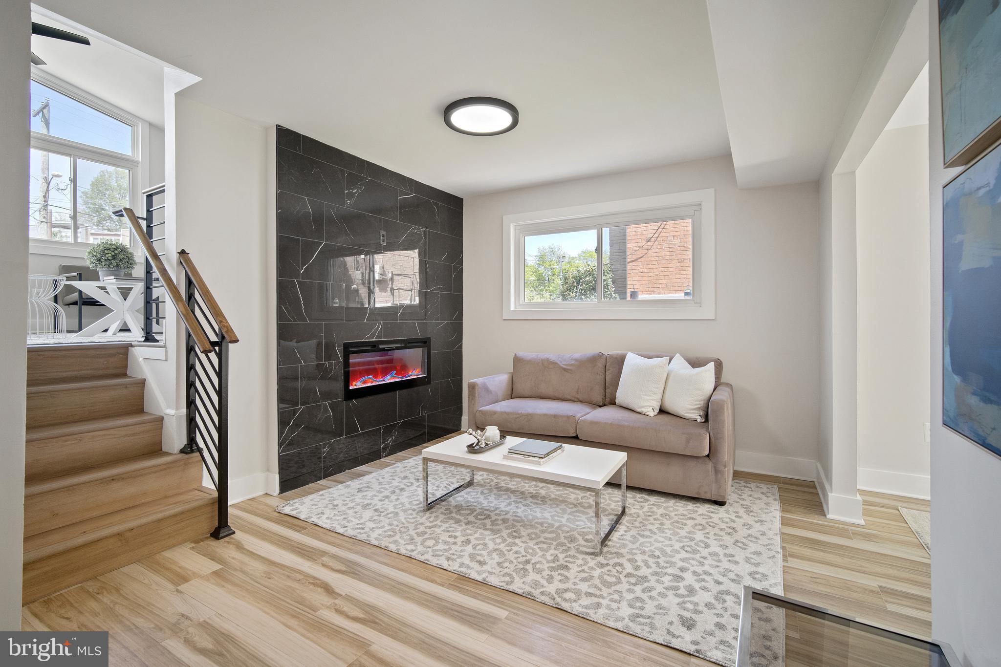 825 Kennedy STREET NE