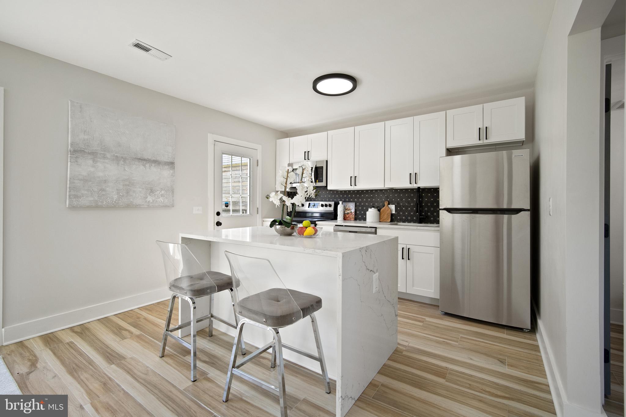 825 Kennedy STREET NE