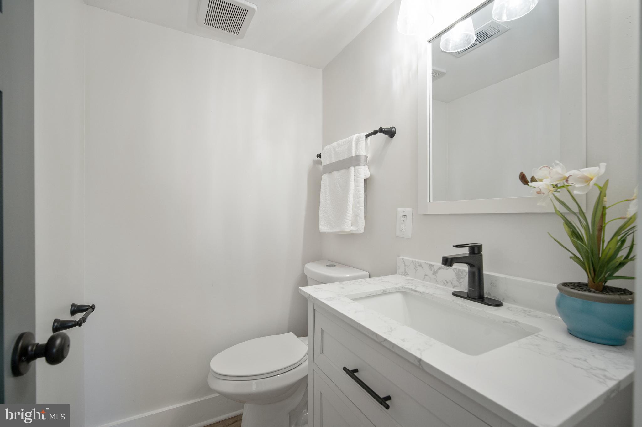 825 Kennedy STREET NE