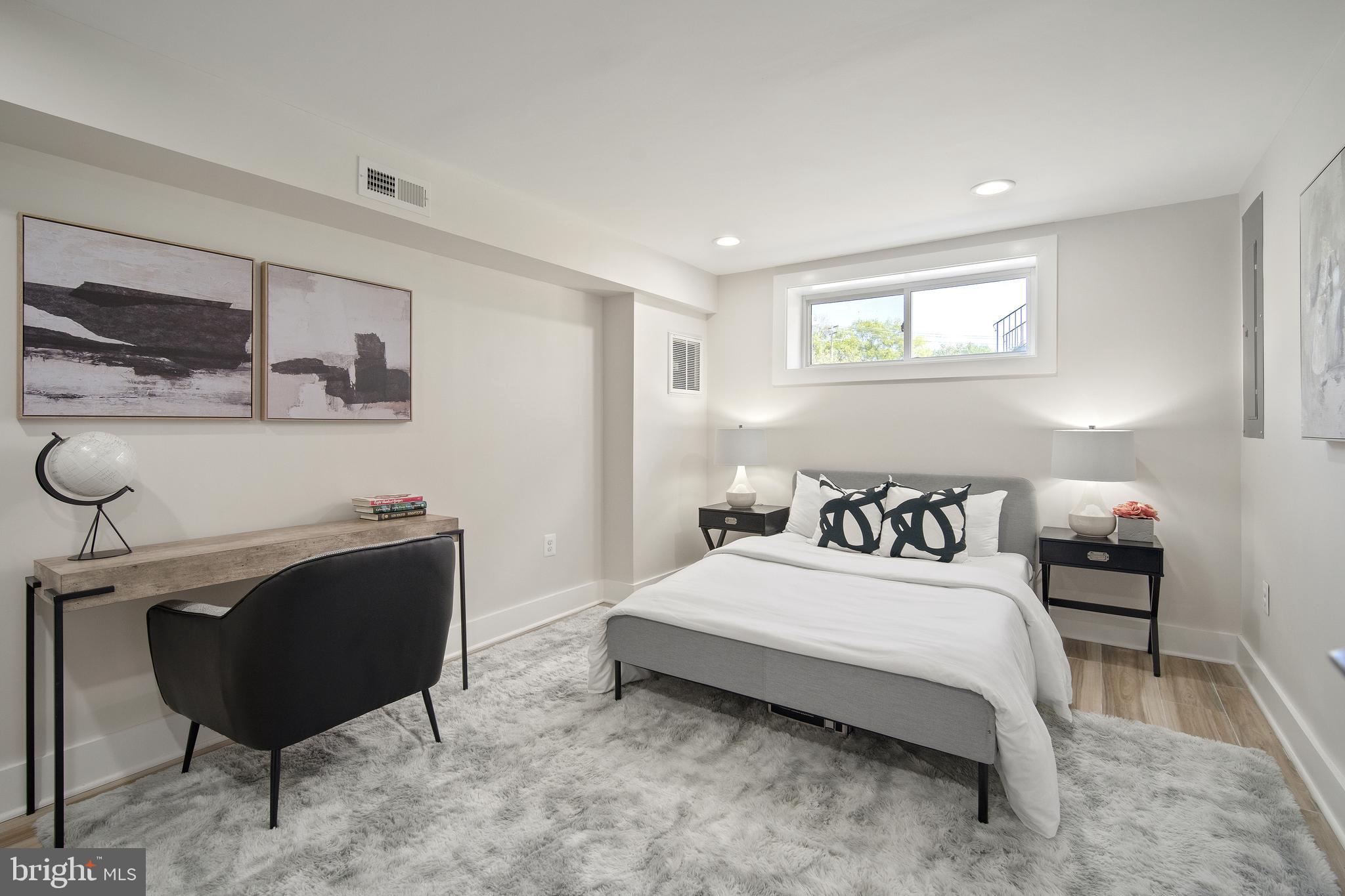 825 Kennedy STREET NE