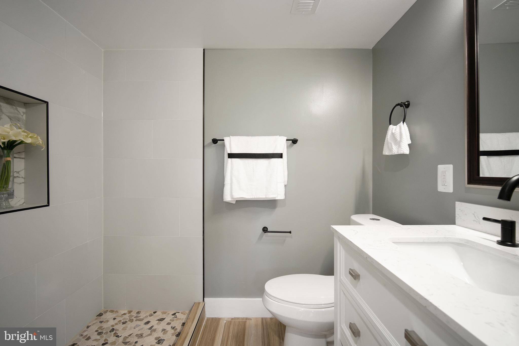 825 Kennedy STREET NE