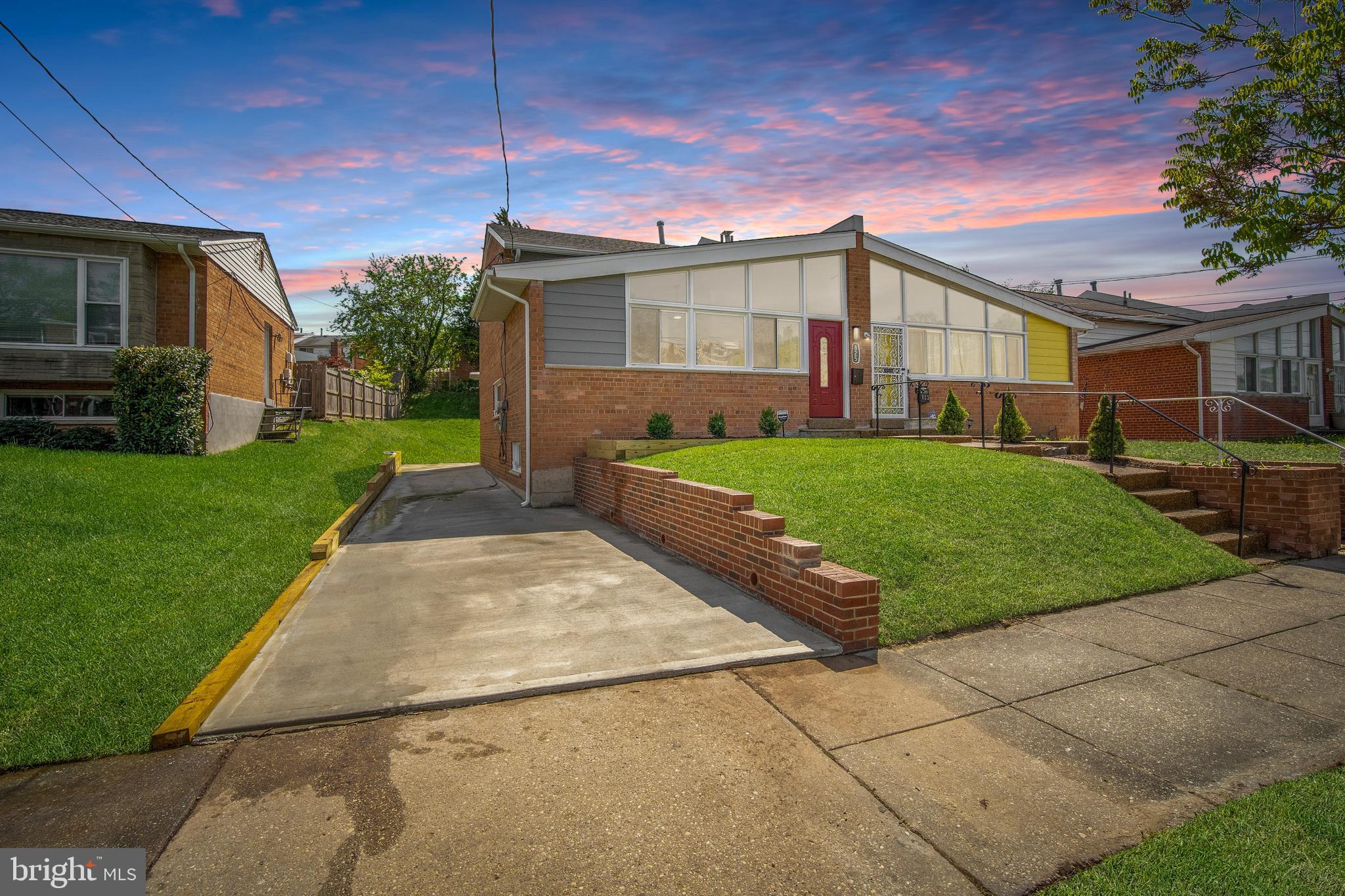 825 Kennedy STREET NE