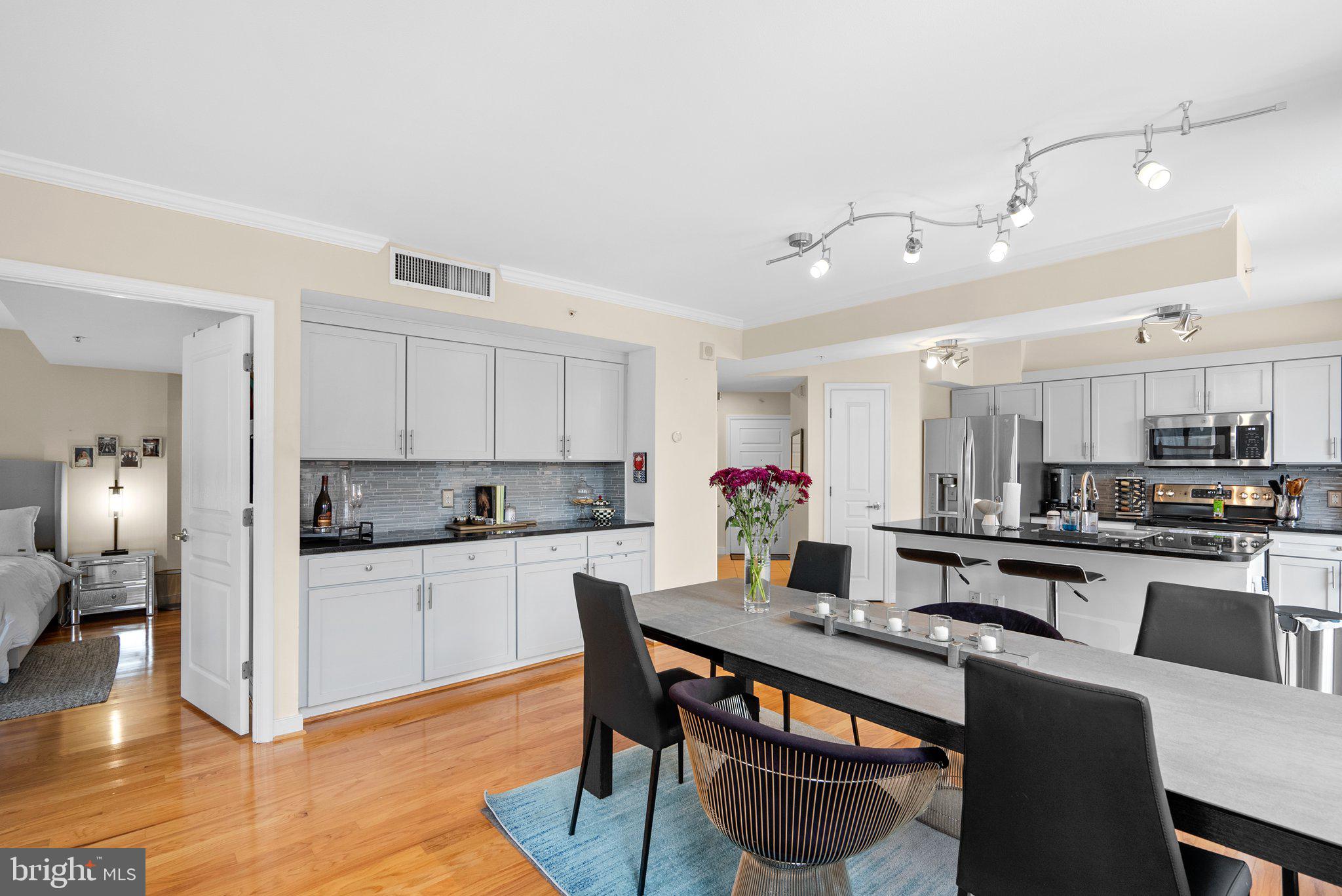 616 E STREET NW Unit: 818