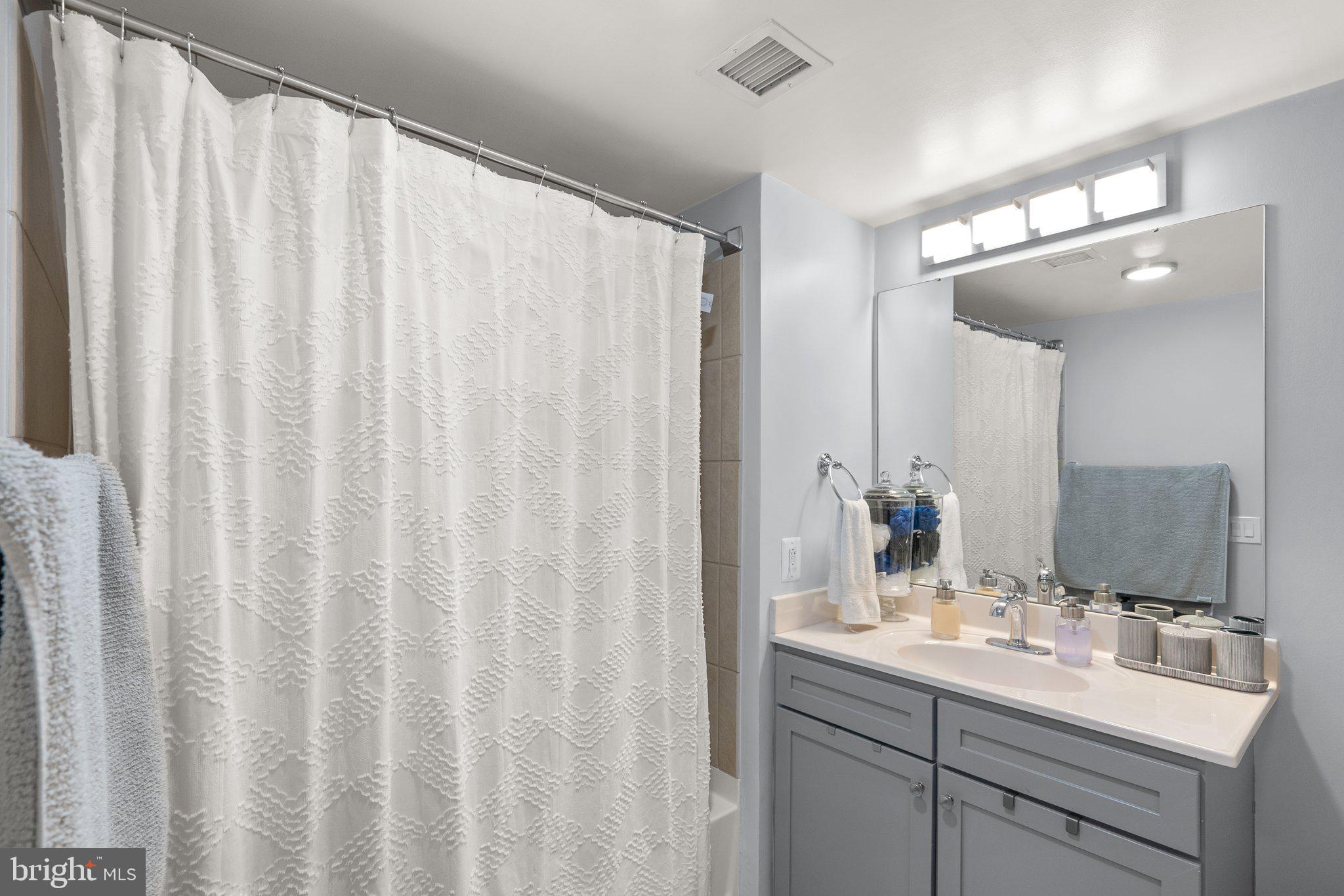 616 E STREET NW Unit: 818