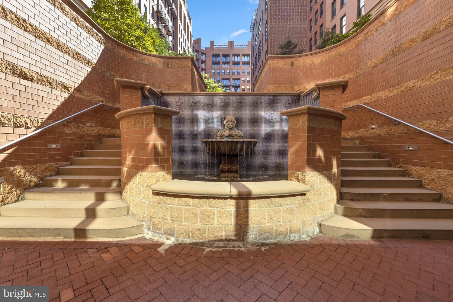 616 E STREET NW Unit: 818