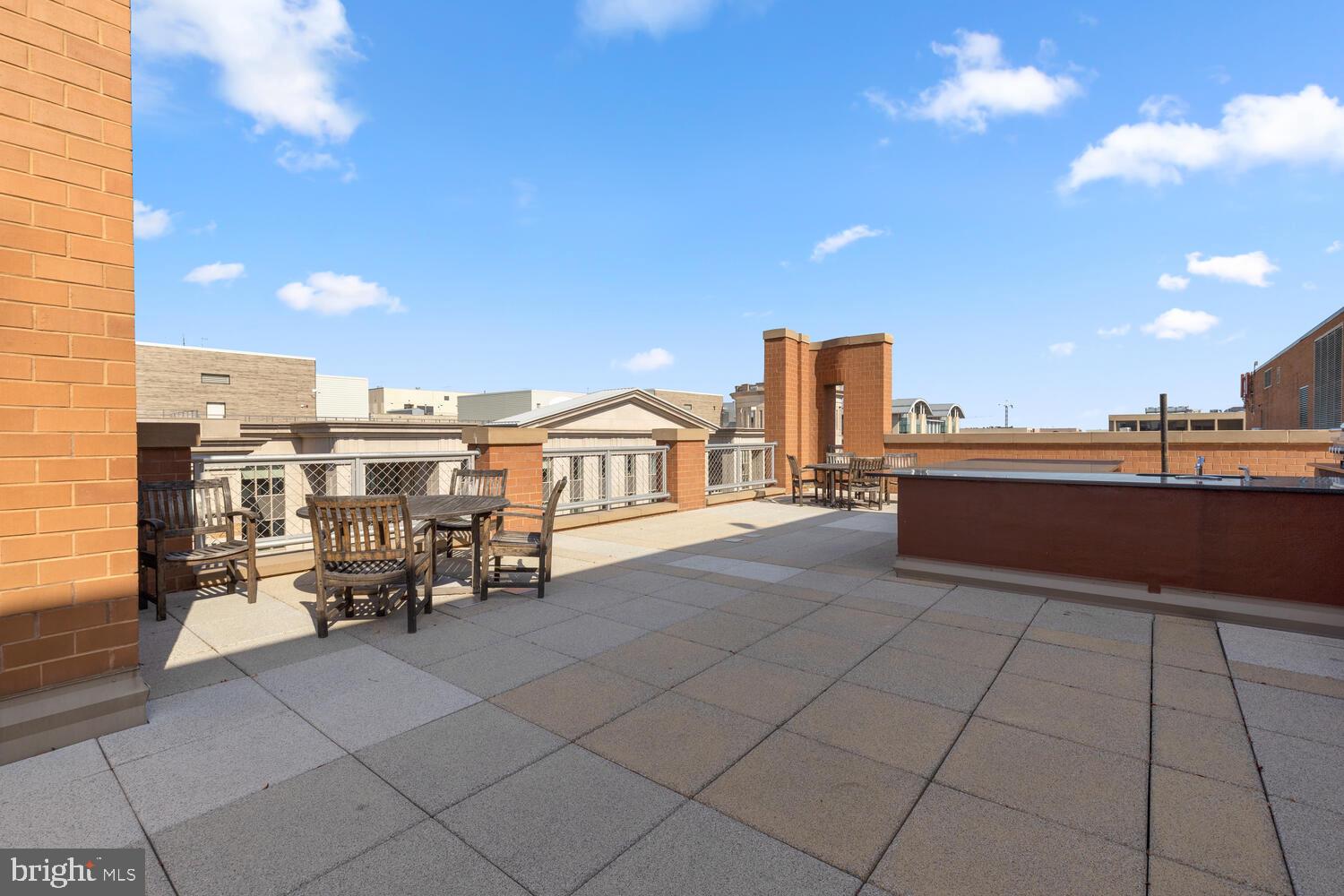 616 E STREET NW Unit: 818