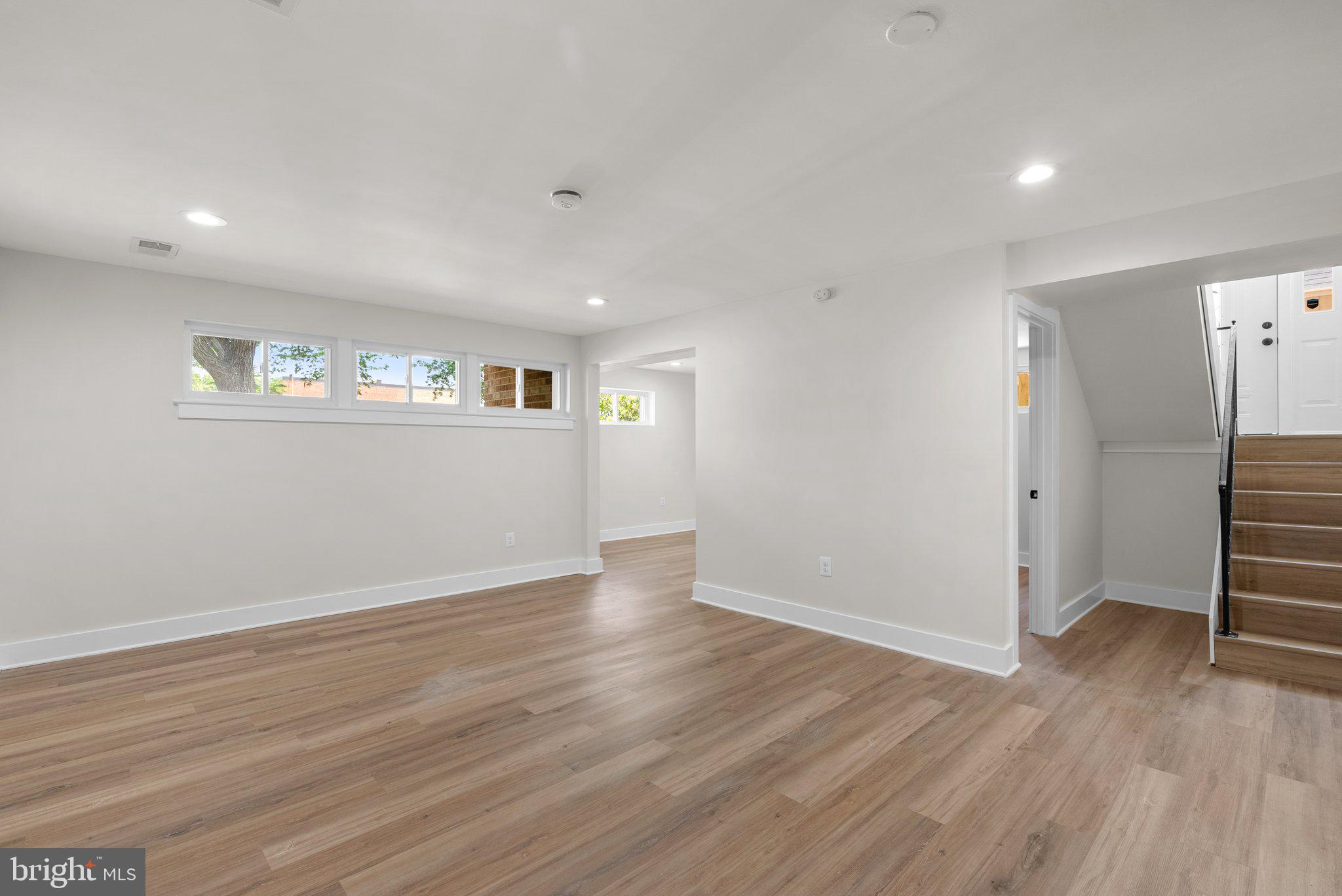 5327 Blaine STREET NE