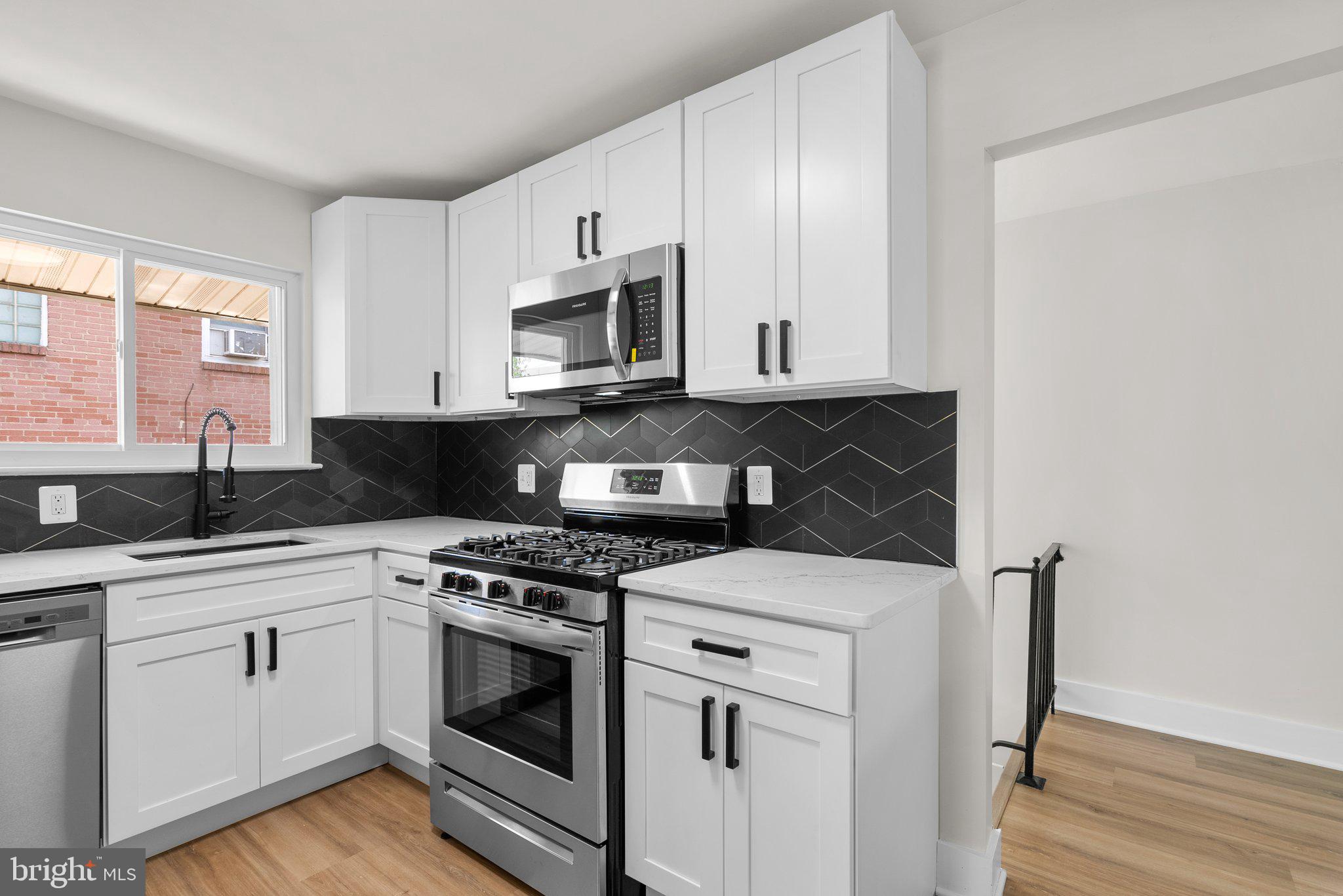 5327 Blaine STREET NE