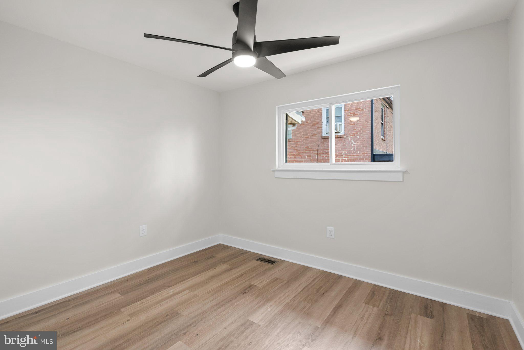 5327 Blaine STREET NE