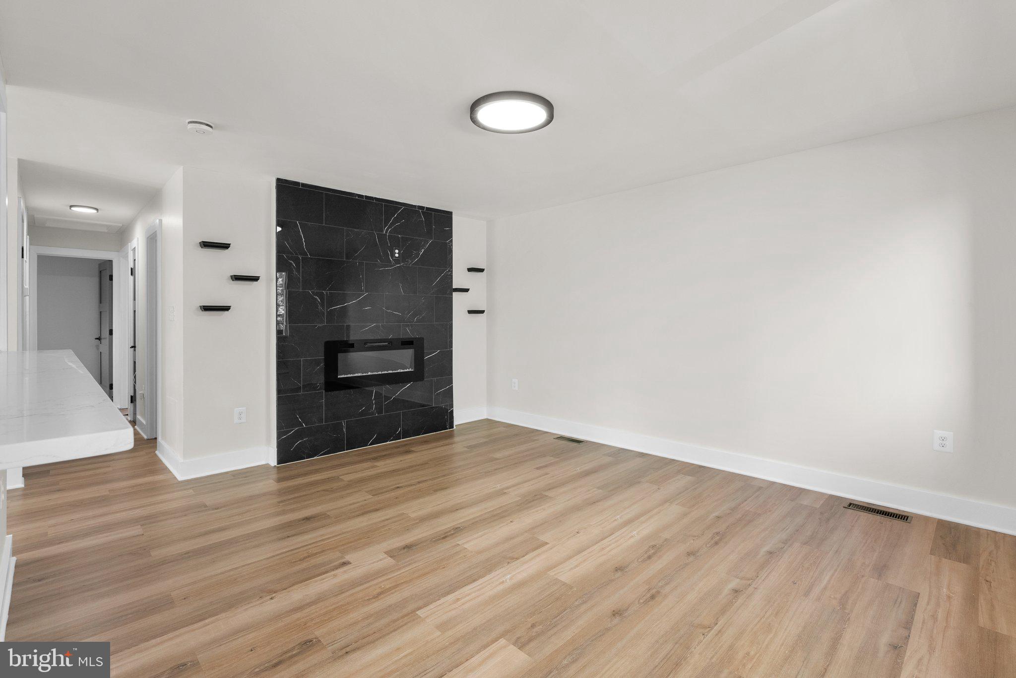 5327 Blaine STREET NE