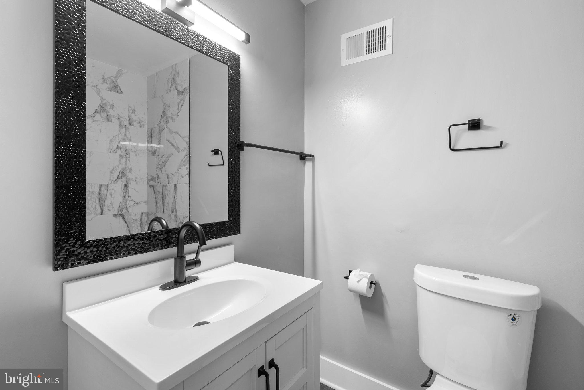 5327 Blaine STREET NE