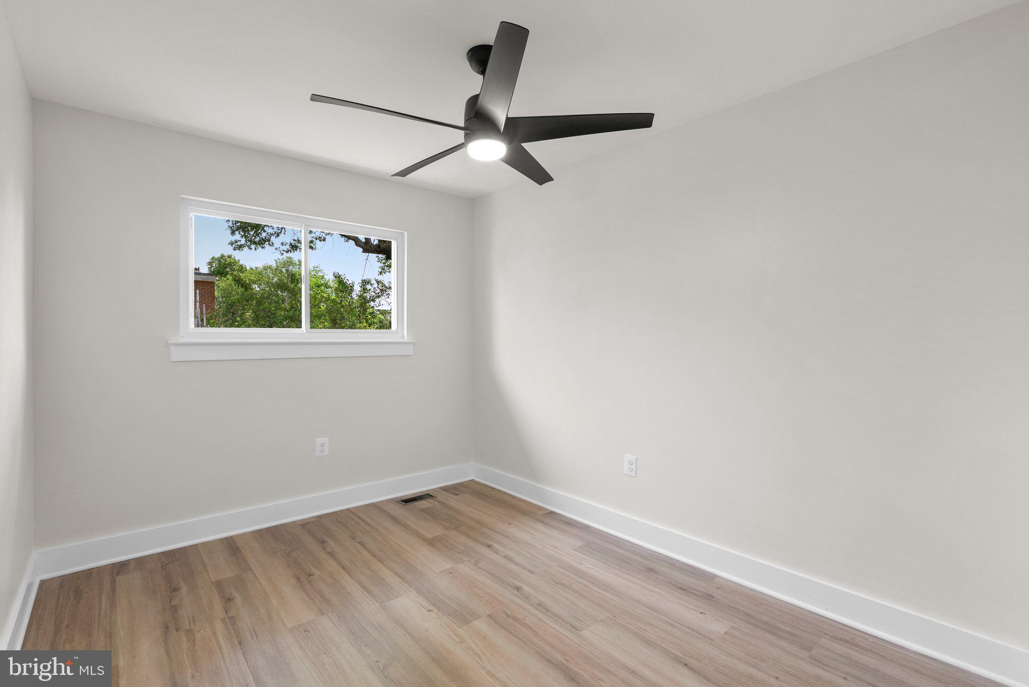 5327 Blaine STREET NE