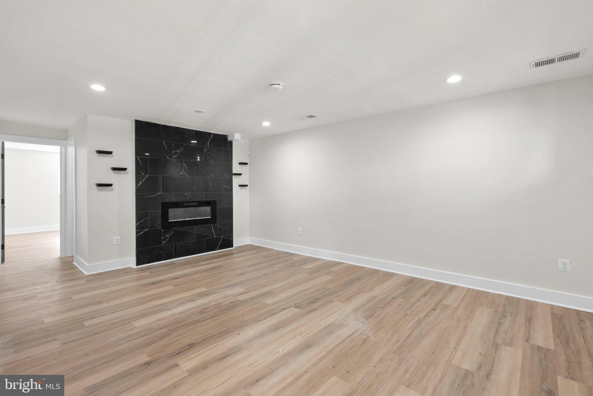 5327 Blaine STREET NE