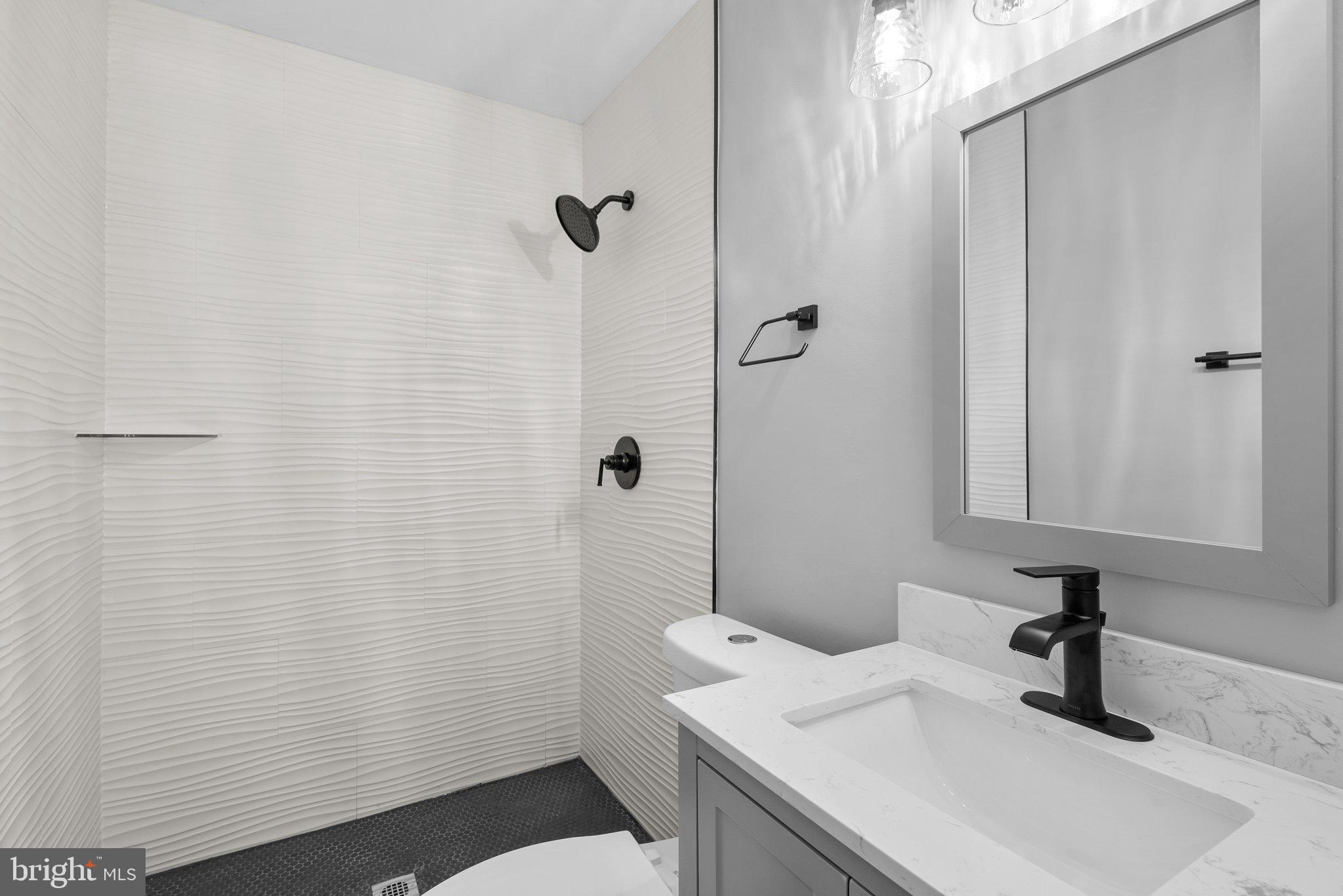 5327 Blaine STREET NE