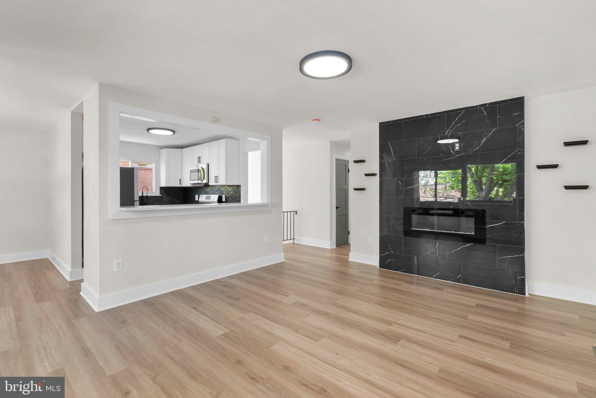 5327 Blaine STREET NE