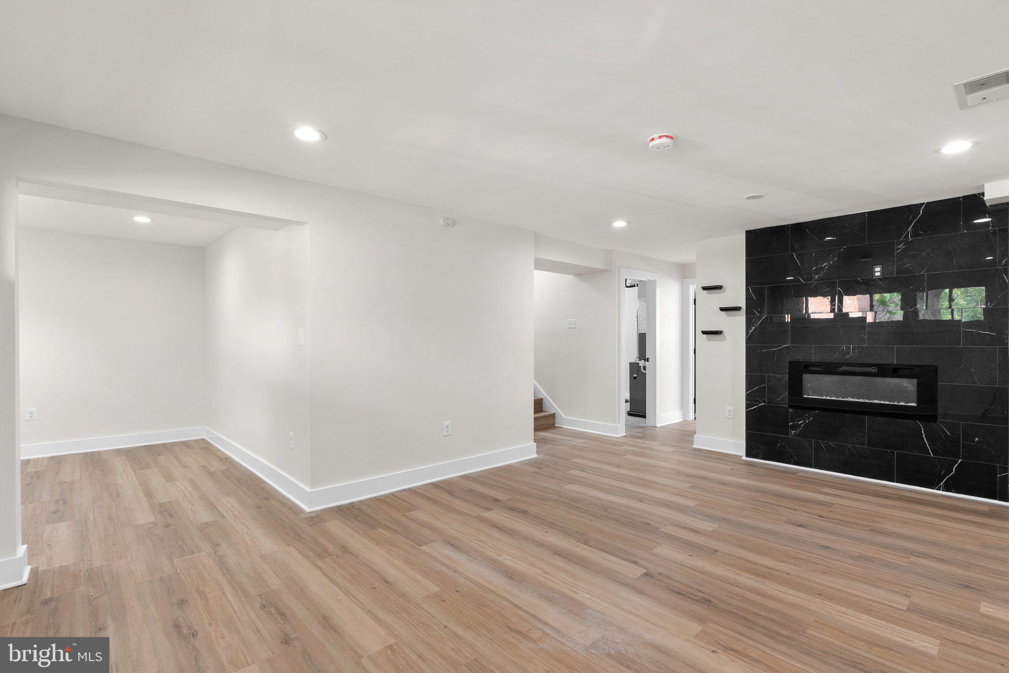 5327 Blaine STREET NE