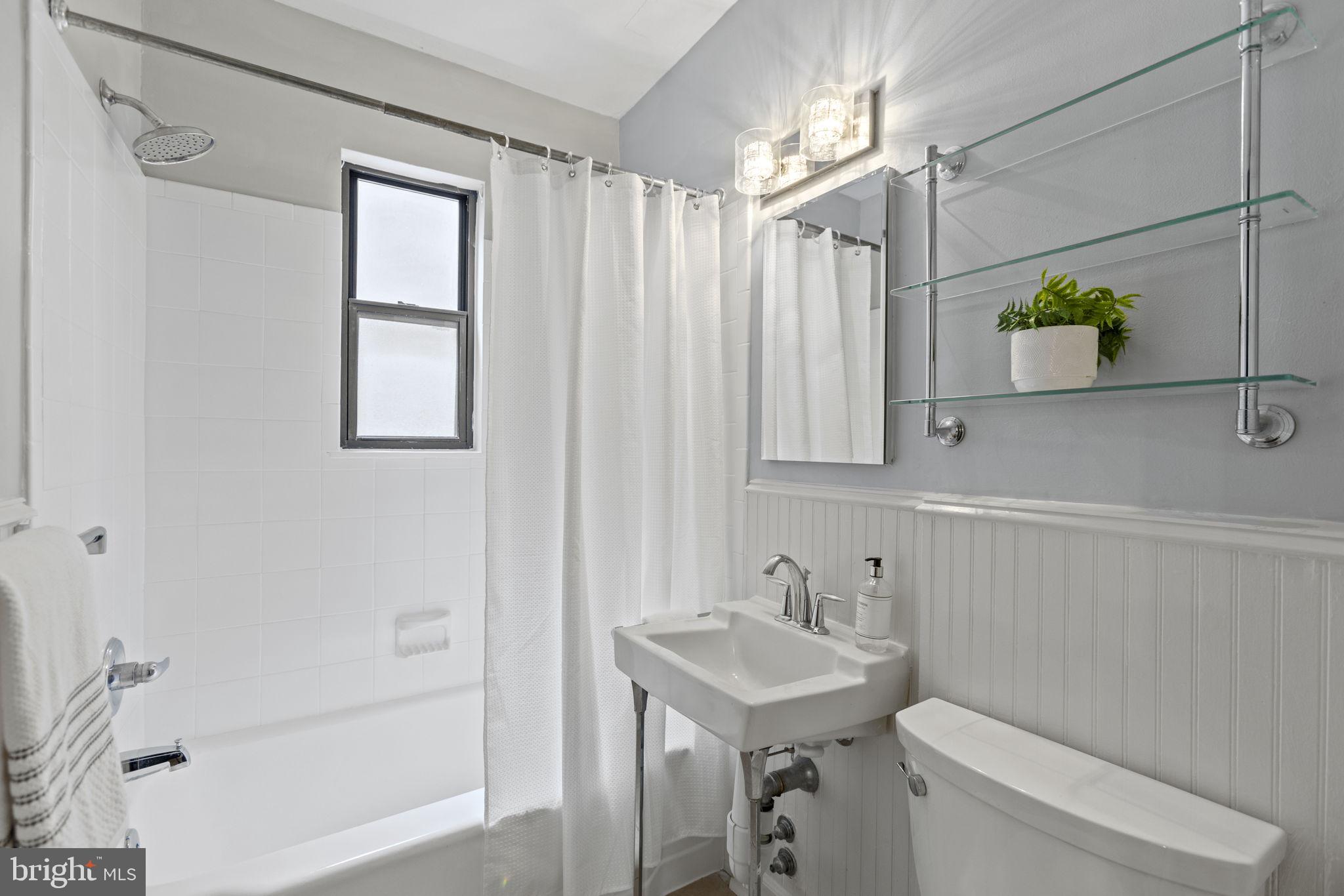 1 SCOTT CIRCLE NW 815