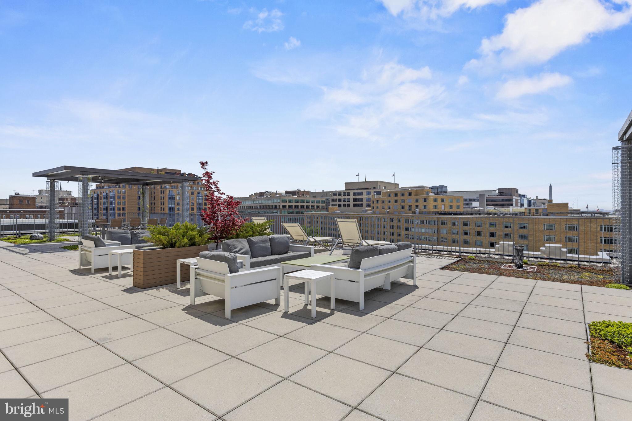 1 SCOTT CIRCLE NW 815