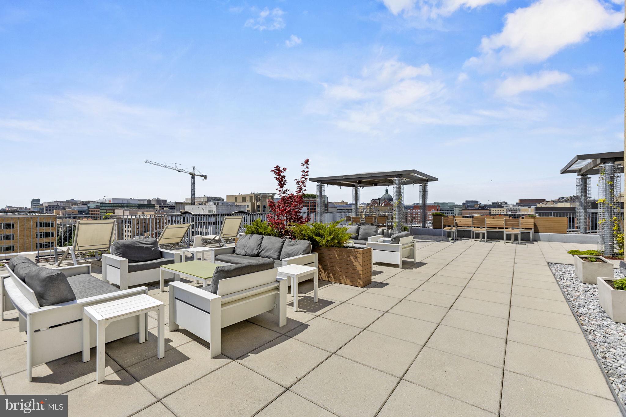 1 SCOTT CIRCLE NW 815