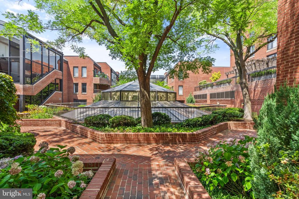 3225 Grace St NW #109