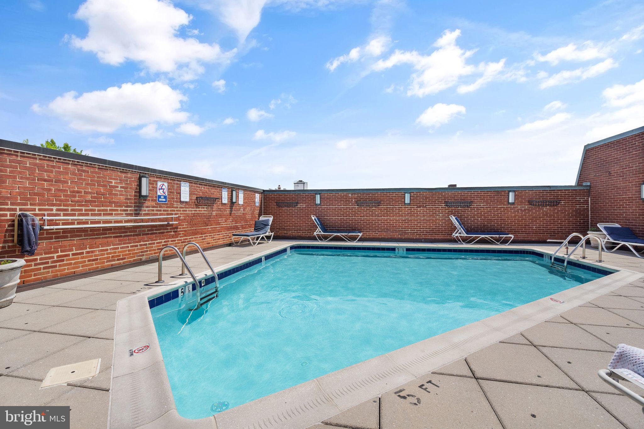 3225 Grace St NW #109