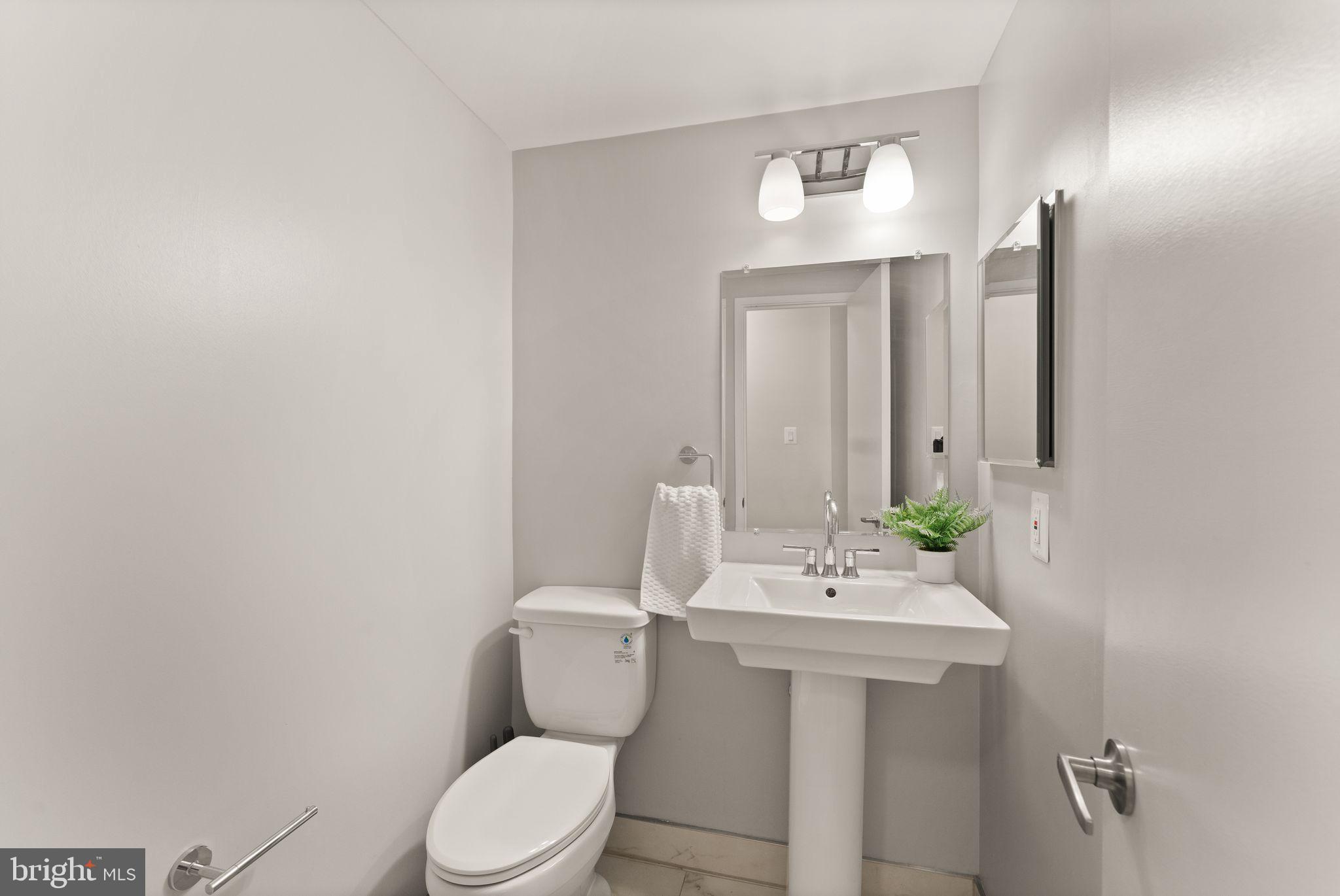 3225 Grace St NW #109