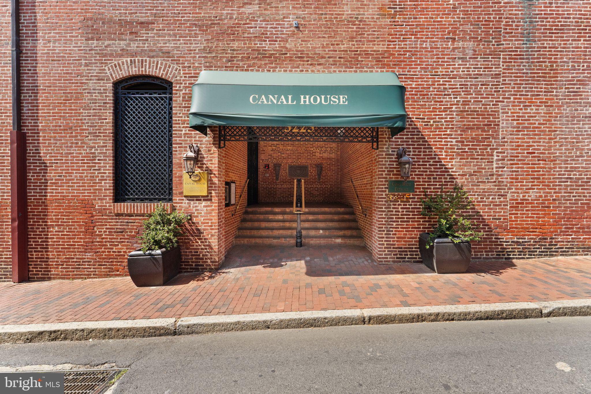 3225 Grace St NW #109