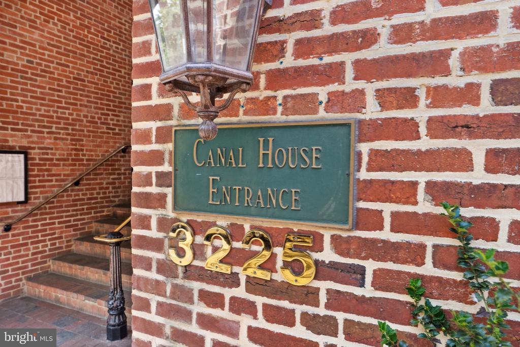 3225 Grace St NW #109