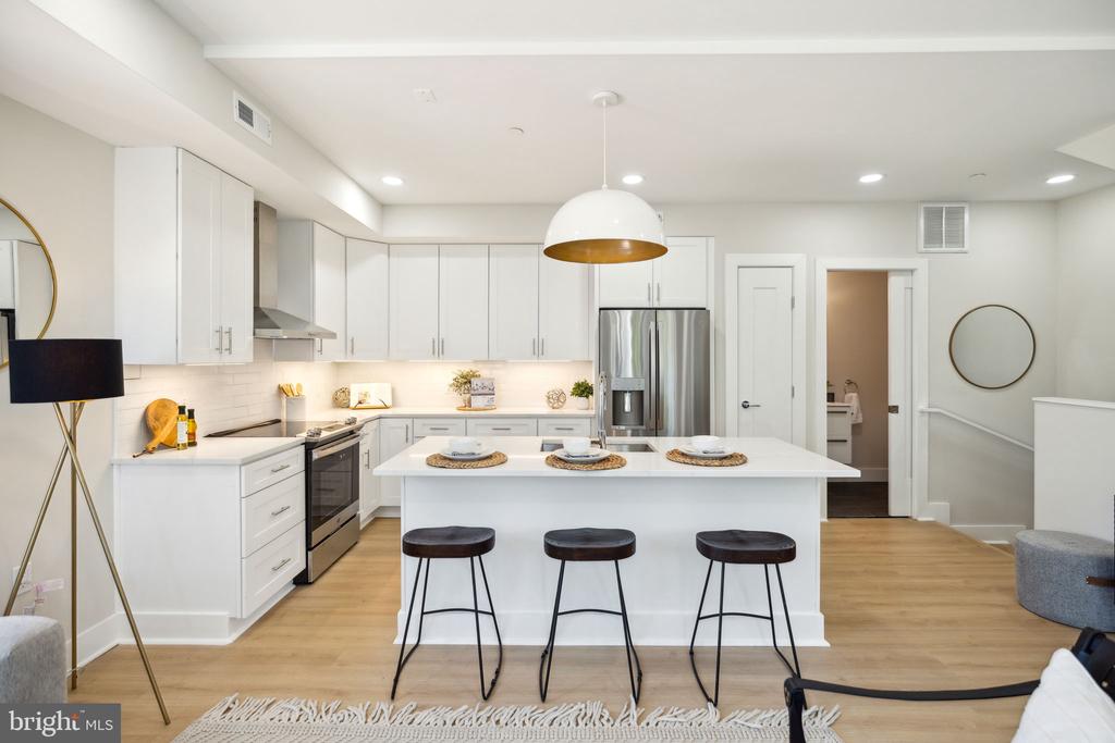 1210 Queen St NE #2