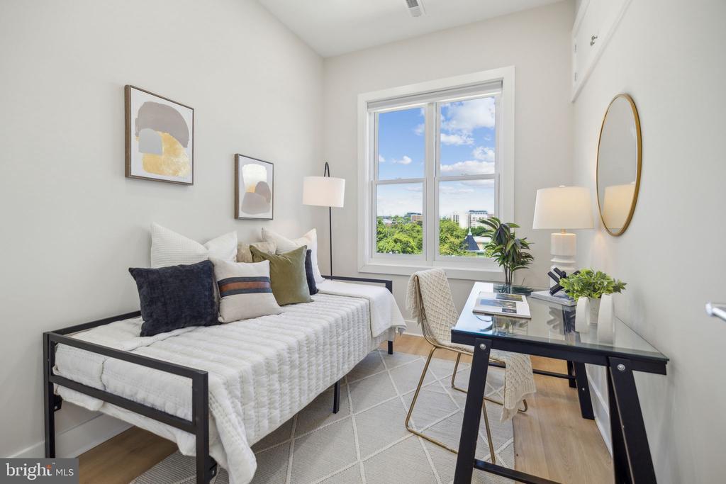 1210 Queen St NE #2