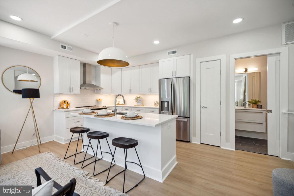 1210 Queen St NE #2