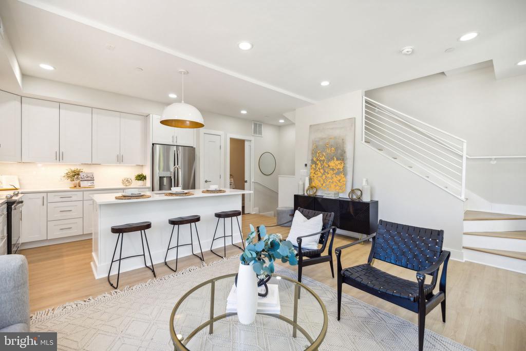 1210 Queen St NE #2
