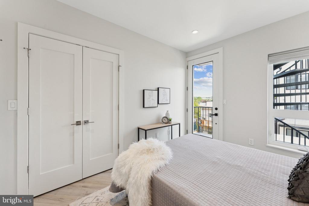 1212 Queen St NE #1
