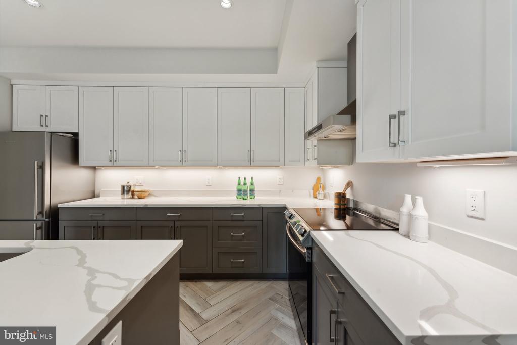 1212 Queen St NE #1