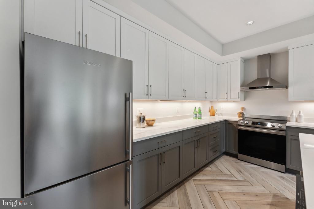 1212 Queen St NE #1