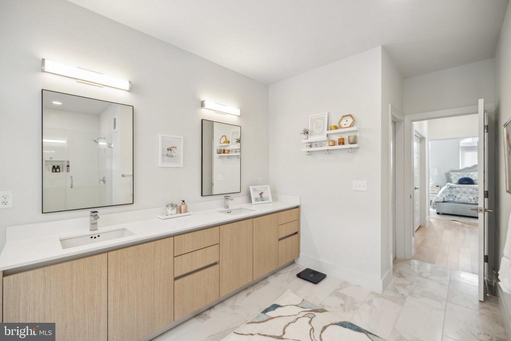 1309 E St SE #36