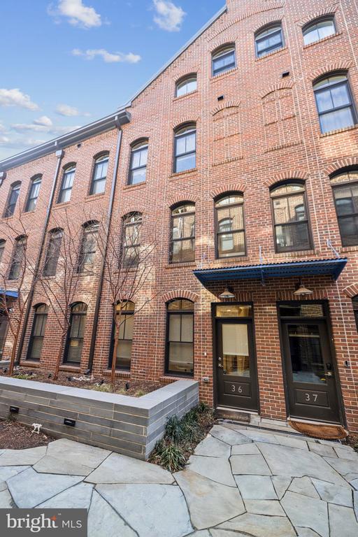 1309 E St SE #36